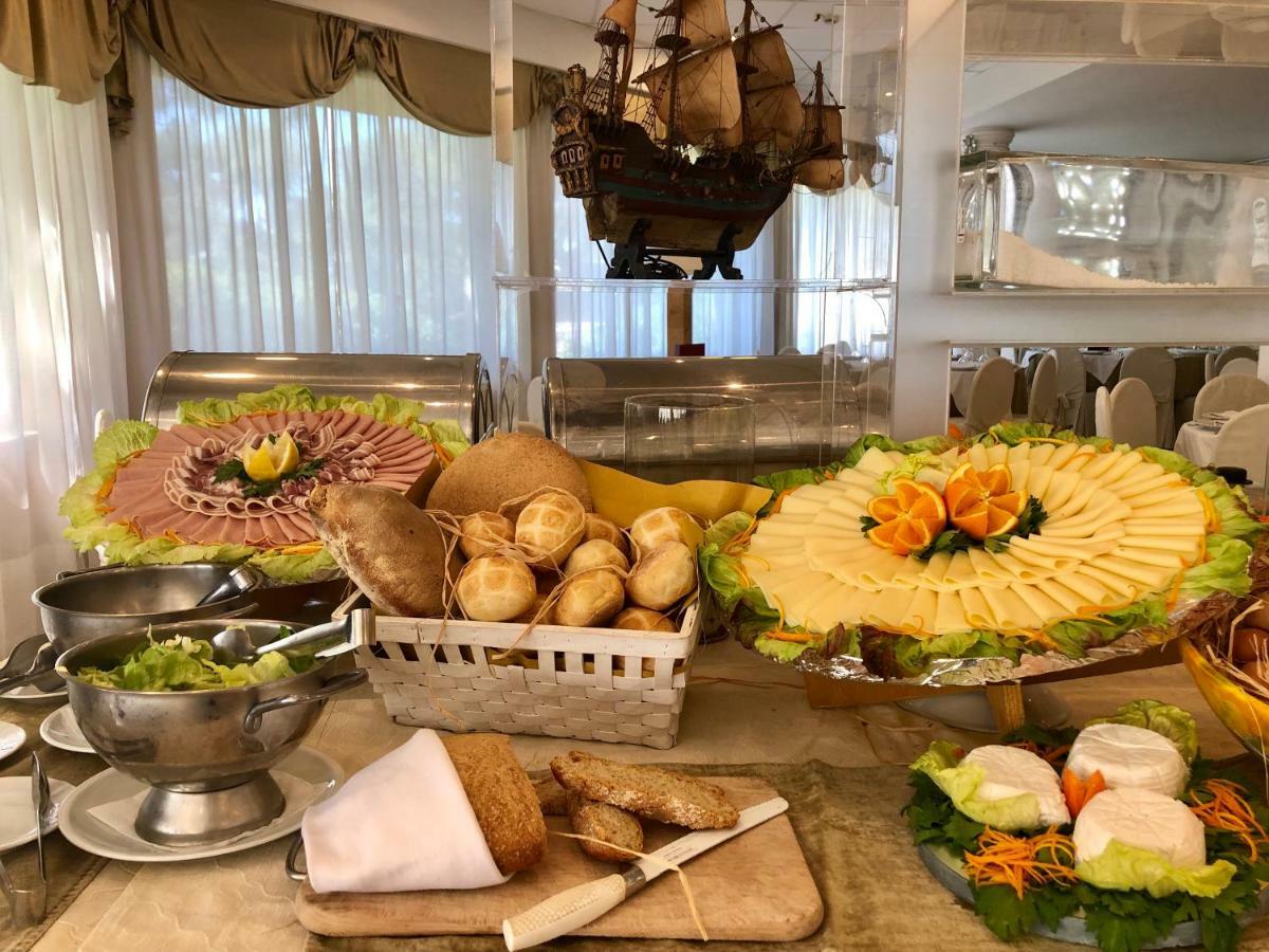 Domizia Palace Hotel บายา โดมิเซีย ภายนอก รูปภาพ