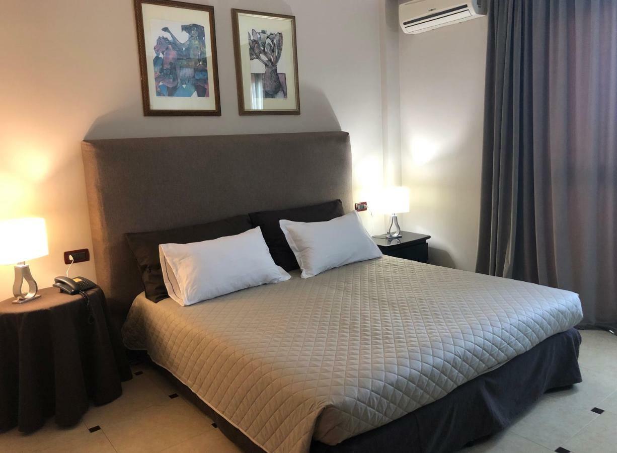 Domizia Palace Hotel บายา โดมิเซีย ภายนอก รูปภาพ